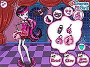 Styling Draculaura